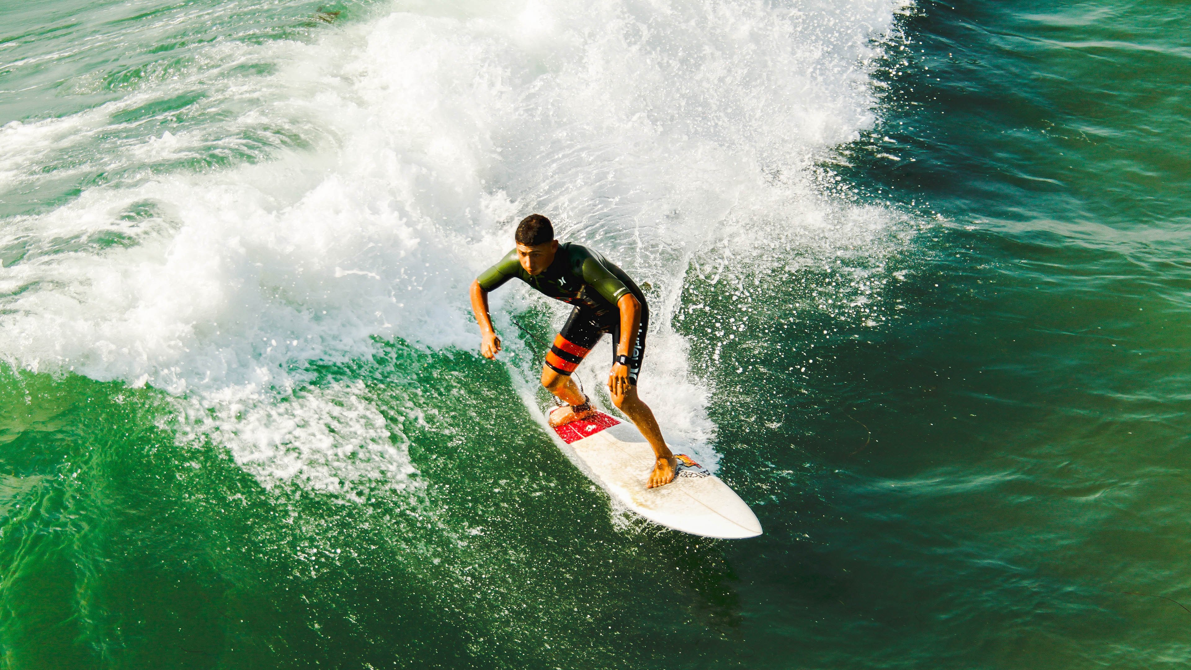 巴萨稳步提升攻防节奏掌握主动权，巴萨 全攻全守